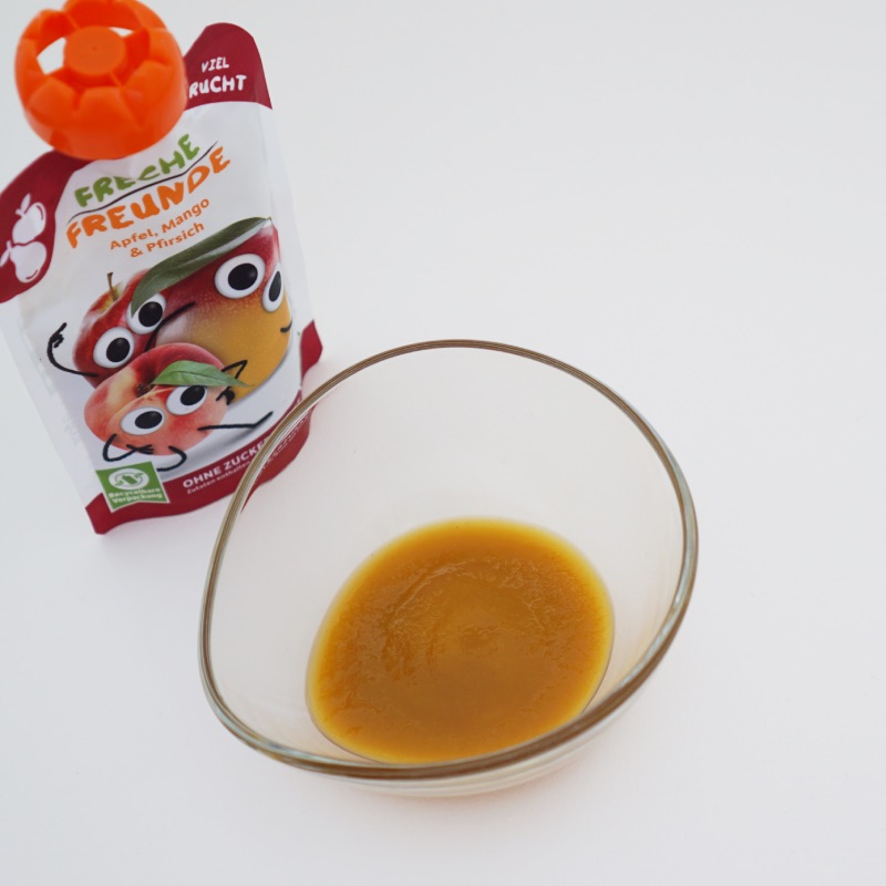 Freche Freunde(フレッヒェフロインデ)フルーツピューレ りんご・マンゴー・もも 6か月から 100gの中身
