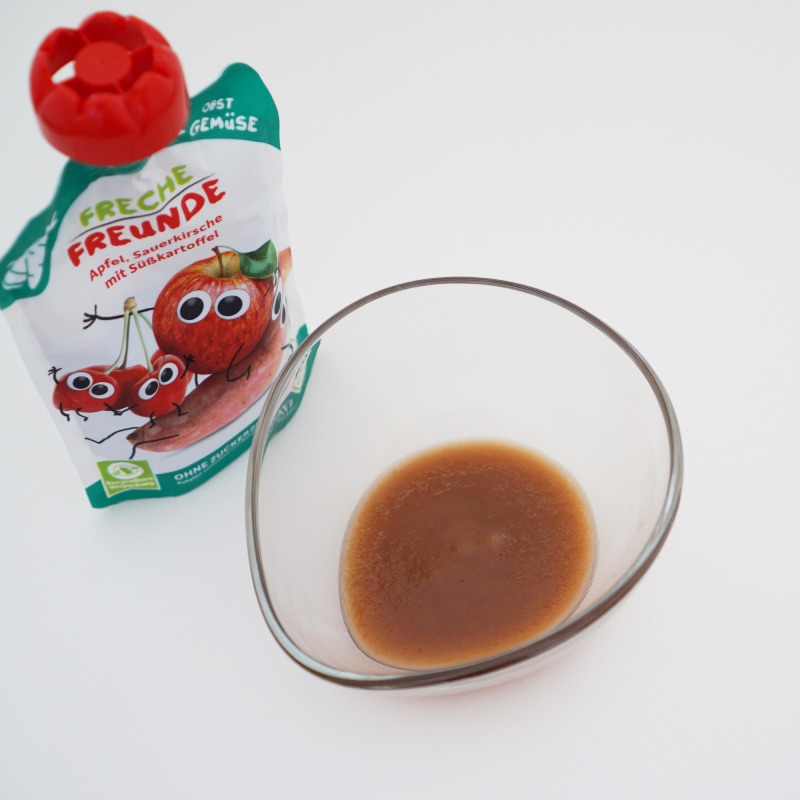 Freche Freunde(フレッヒェフロインデ)フルーツピューレ りんご・サワーチェリー・さつまいも 6か月から 100g の中身