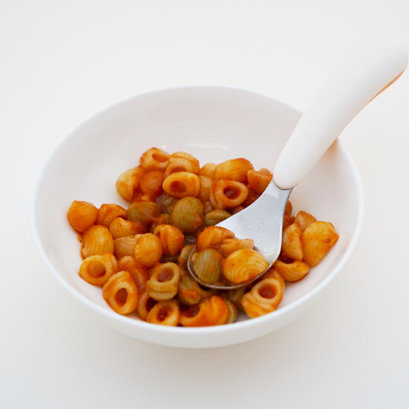 FruchtBar トマトソース 12か月から 190gと3色 ミニパスタ 12か月から 300gの調理例